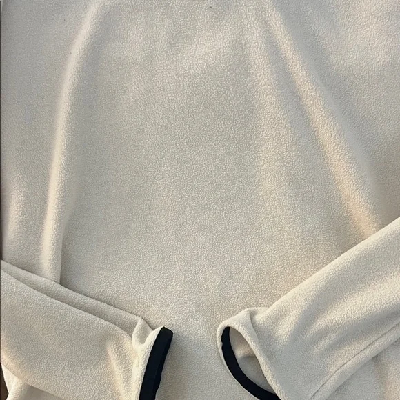 The North Face Black and Cream Fleece Sweater - Picture 5 of 6